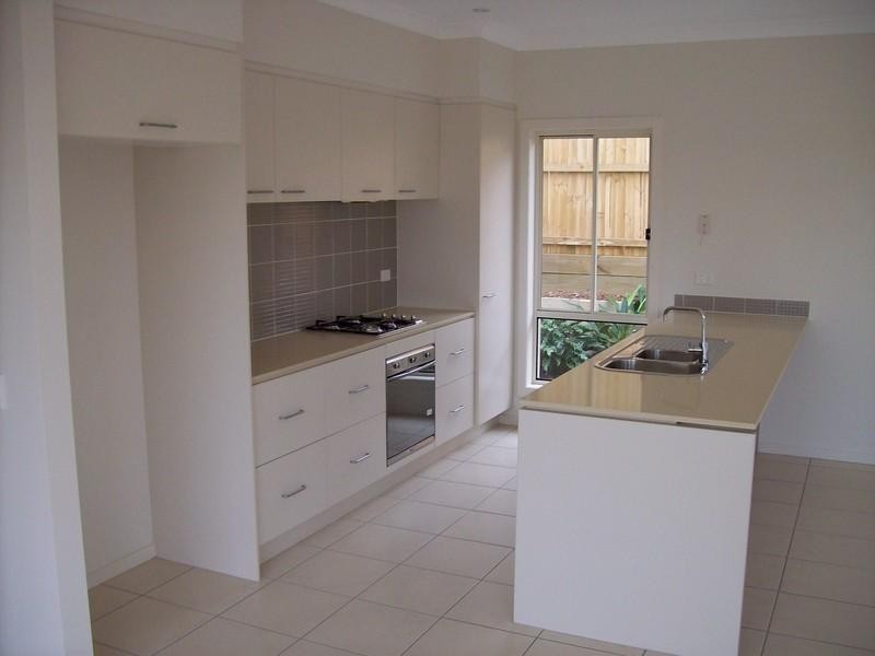 27 Hillcroft Place, Belmont QLD 4153