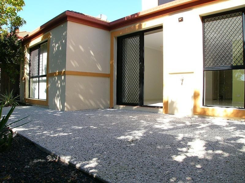 12/74 Plaza Street, Wynnum West QLD 4178