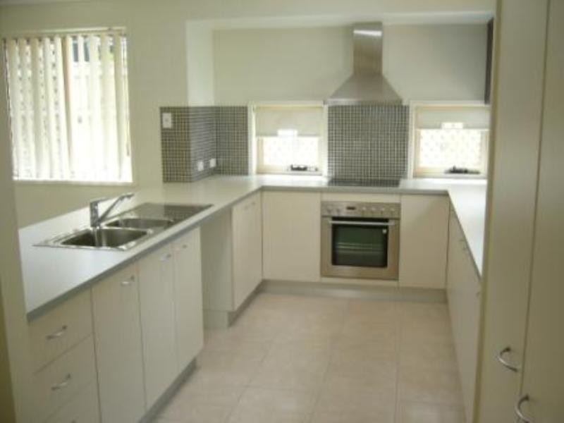 60 Gordon Crescent, Wakerley QLD 4154