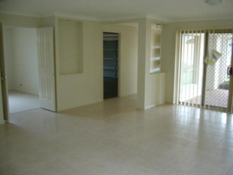 60 Gordon Crescent, Wakerley QLD 4154