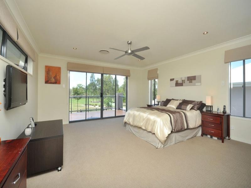 15 Gumdale Street, Wakerley QLD 4154