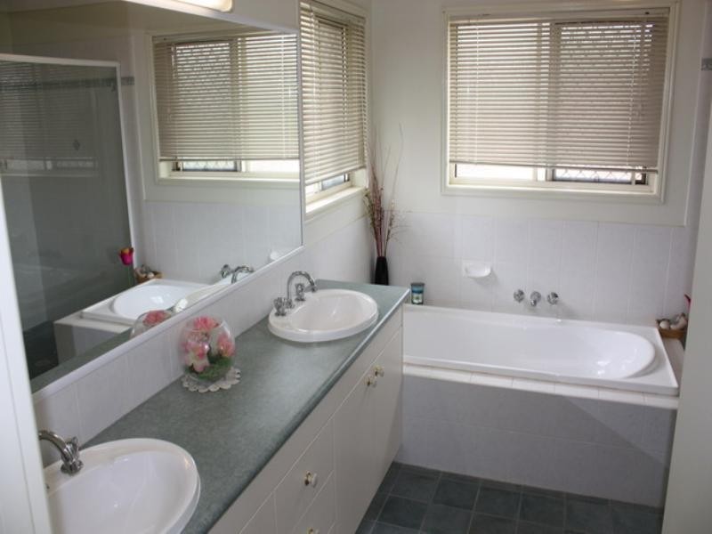 1 Brandella Place, Belmont QLD 4153