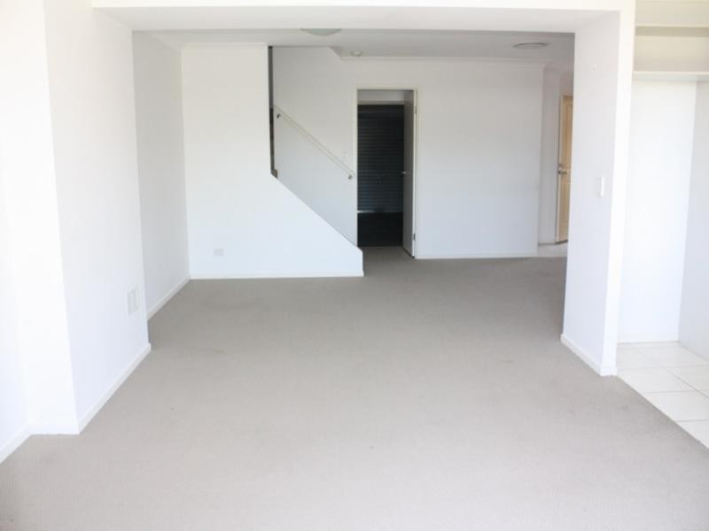 12/95 Lexey Crescent, Wakerley QLD 4154