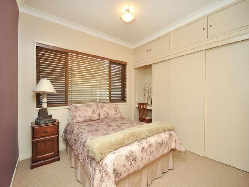 15 Kinsella Street, Belmont QLD 4153