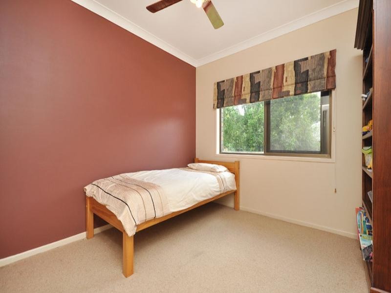 15 Kinsella Street, Belmont QLD 4153