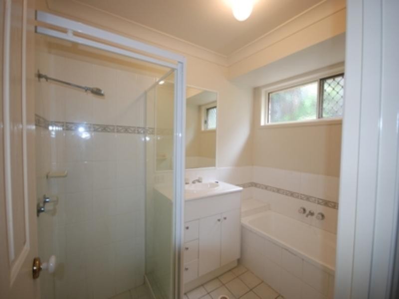 9 Cynthia Place, Wakerley QLD 4154