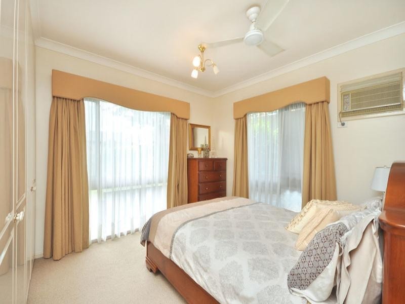 15 Kinsella Street, Belmont QLD 4153