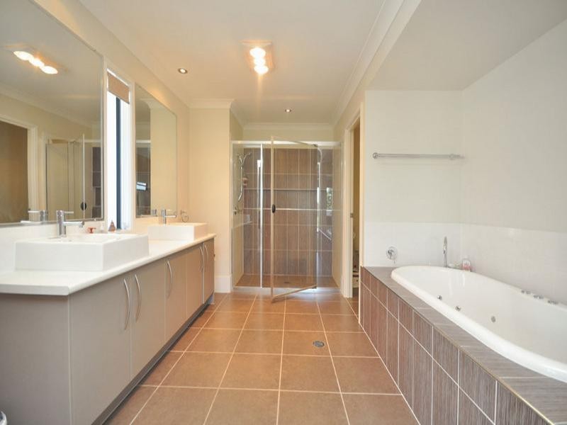 15 Gumdale Street, Wakerley QLD 4154