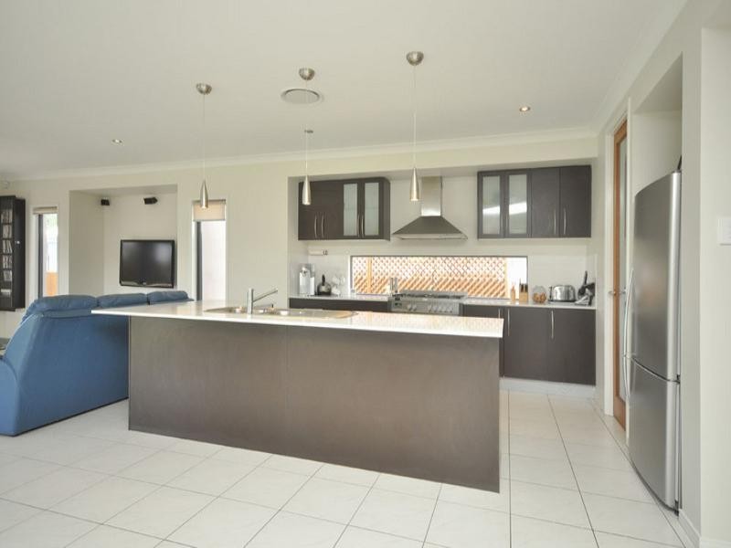 15 Gumdale Street, Wakerley QLD 4154