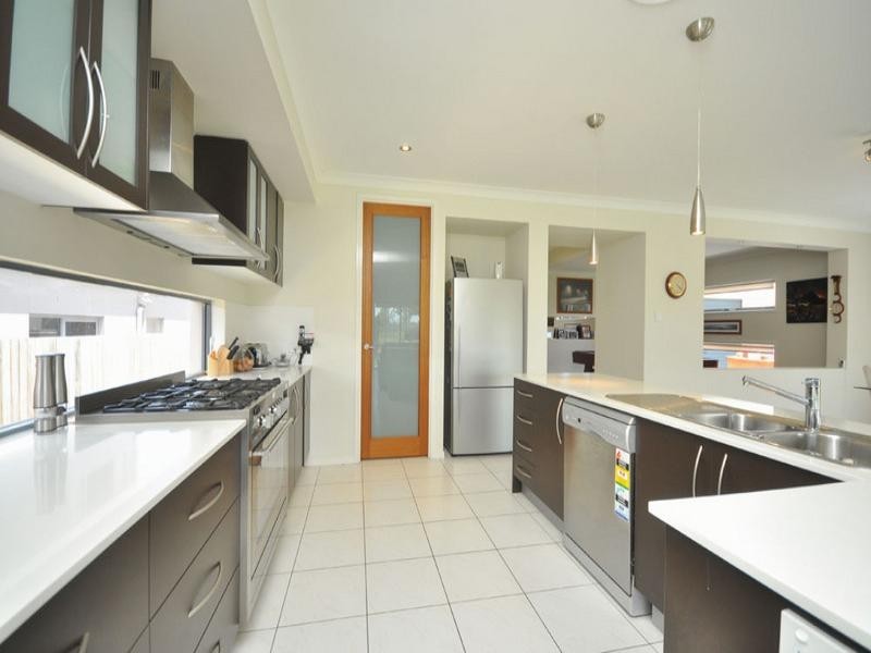 15 Gumdale Street, Wakerley QLD 4154