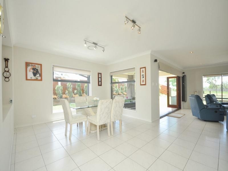 15 Gumdale Street, Wakerley QLD 4154