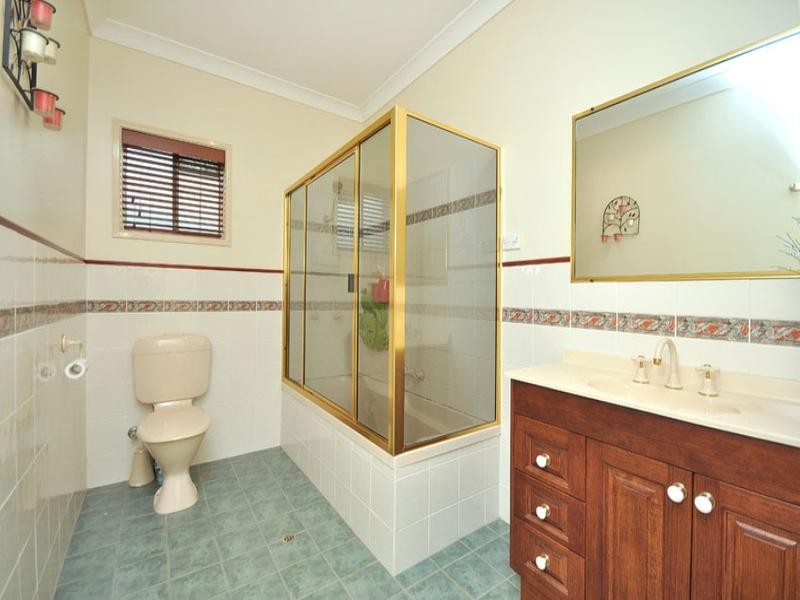 15 Kinsella Street, Belmont QLD 4153