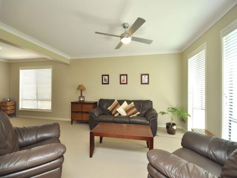1 Treetop Place, Manly West QLD 4179