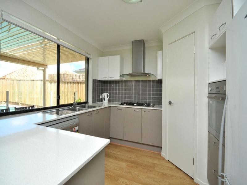 1 Treetop Place, Manly West QLD 4179