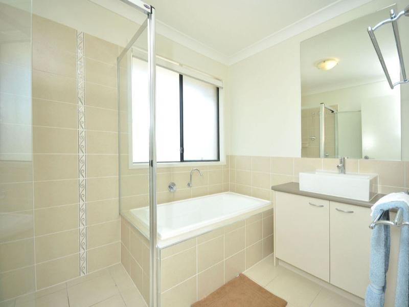 1 Treetop Place, Manly West QLD 4179