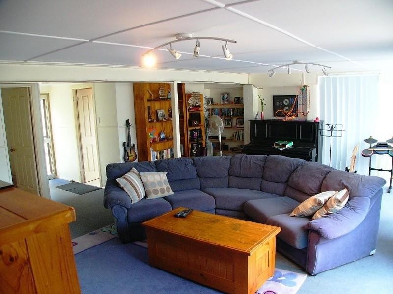 1 Lorelei Street, Manly West QLD 4179