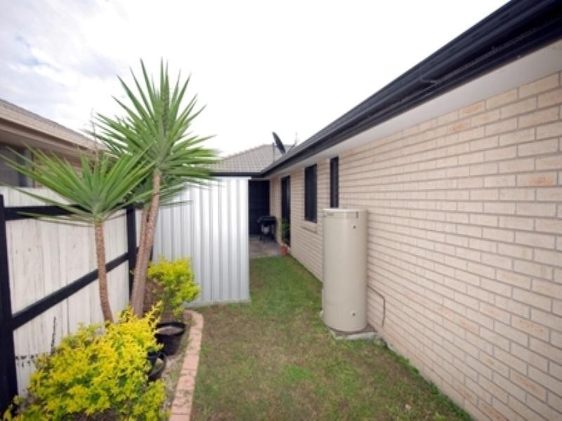 11 Lindsay Street, Hemmant QLD 4174