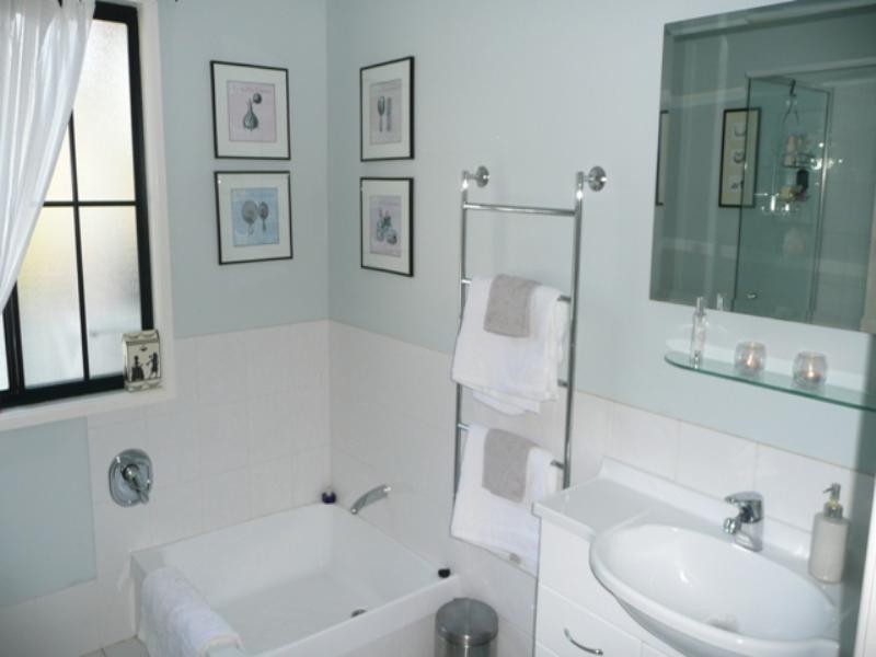 4 Kenmar Street, Wynnum West QLD 4178