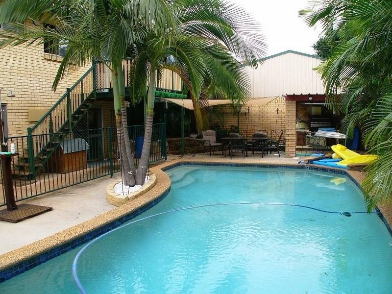 1 Lorelei Street, Manly West QLD 4179