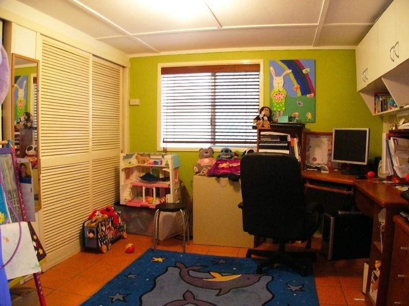 1 Lorelei Street, Manly West QLD 4179