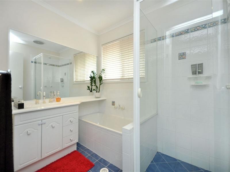 16 Lockwood Crescent, Manly West QLD 4179