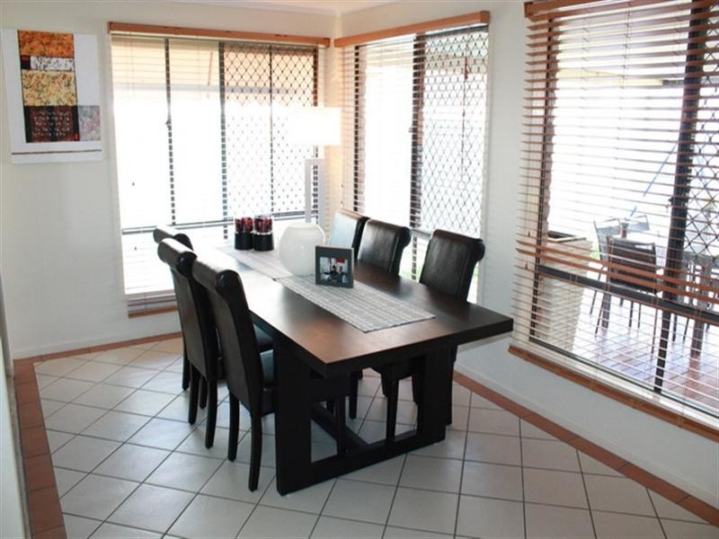 17 Manor Crescent, Wakerley QLD 4154