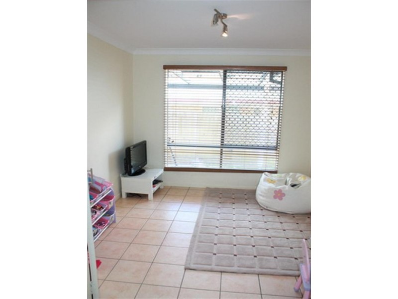 17 Manor Crescent, Wakerley QLD 4154