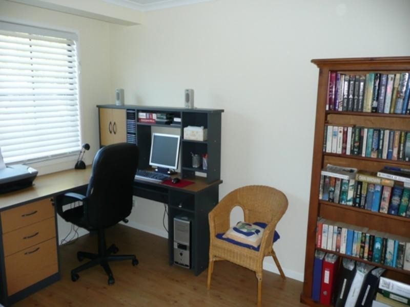 4 Kenmar Street, Wynnum West QLD 4178