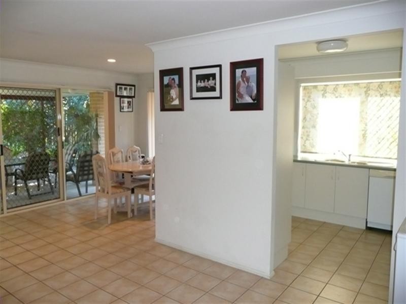 15 Matthews Way, Wakerley QLD 4154