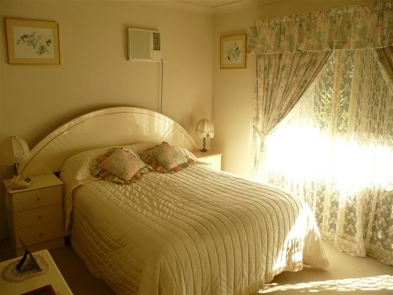 15 Matthews Way, Wakerley QLD 4154