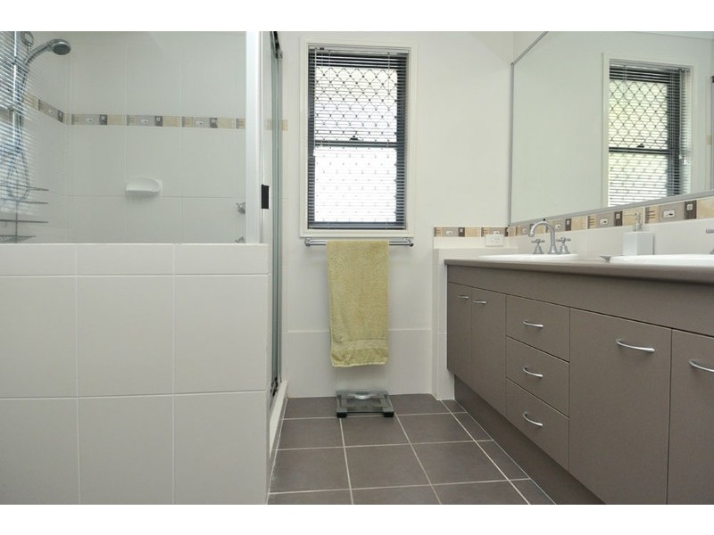 11 Daphne Street, Wakerley QLD 4154