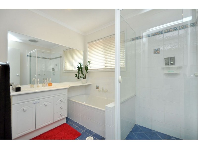 16 Lockwood Crescent, Manly West QLD 4179