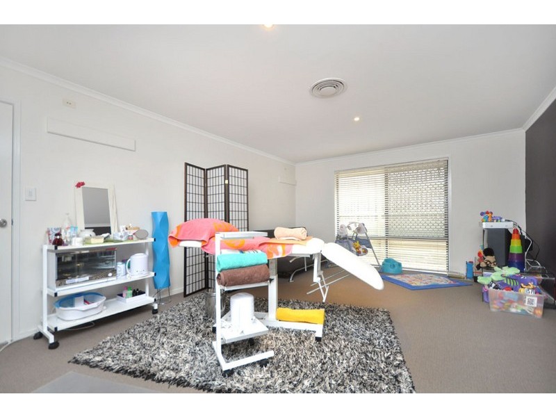 16 Lockwood Crescent, Manly West QLD 4179