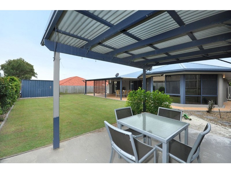 16 Lockwood Crescent, Manly West QLD 4179