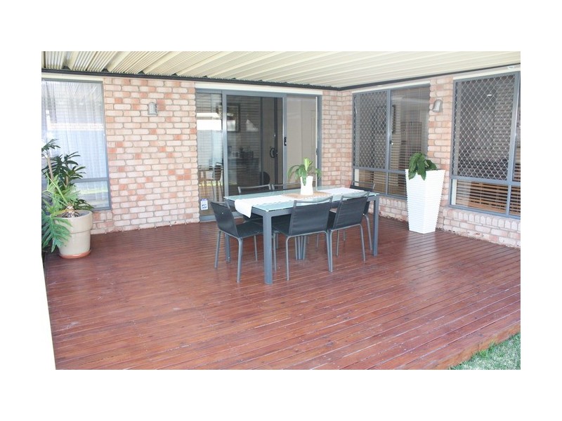 17 Manor Crescent, Wakerley QLD 4154