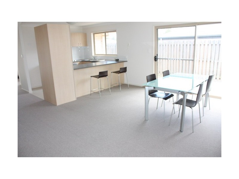 73 Matthews Way, Wakerley QLD 4154