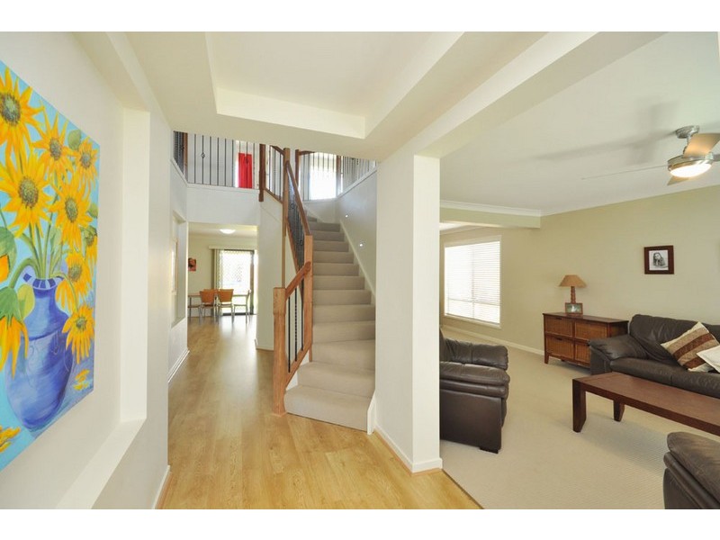 1 Treetop Place, Manly West QLD 4179