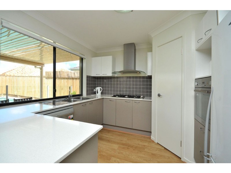 1 Treetop Place, Manly West QLD 4179