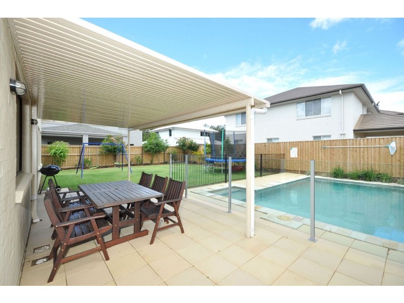 1 Treetop Place, Manly West QLD 4179