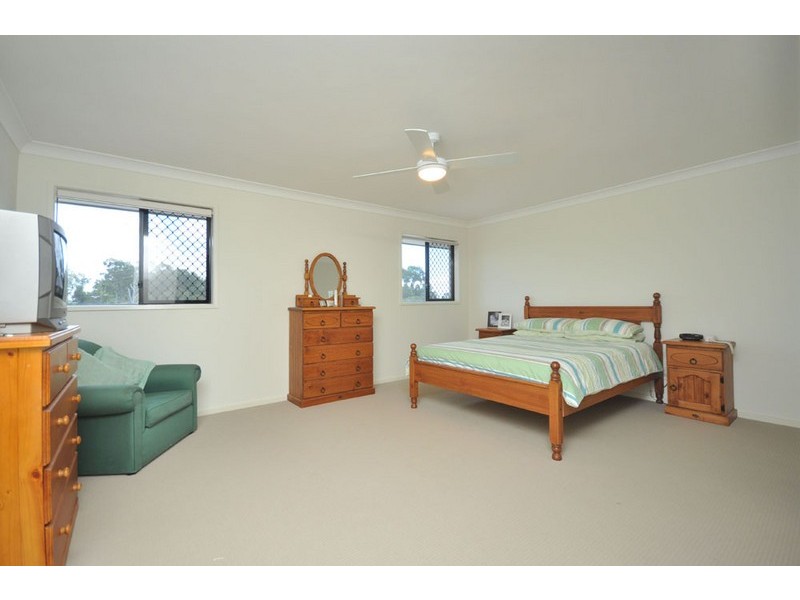 1 Treetop Place, Manly West QLD 4179