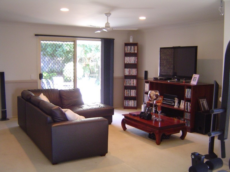 45 Matthews Way, Wakerley QLD 4154