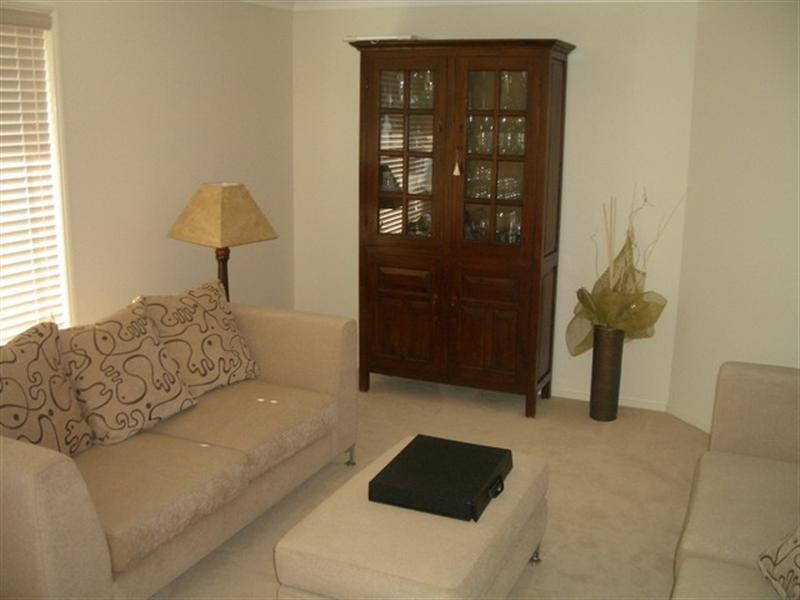 10 Ashcroft Close, Wakerley QLD 4154