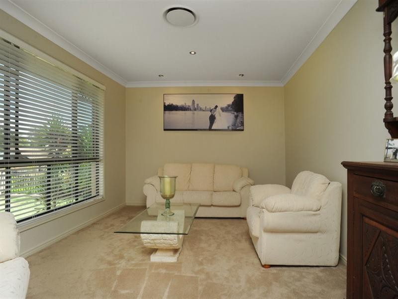 49 Brokenwood Crct, Tingalpa QLD 4173