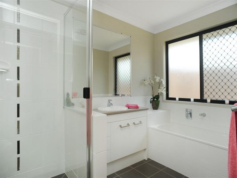 49 Brokenwood Crct, Gumdale QLD 4154