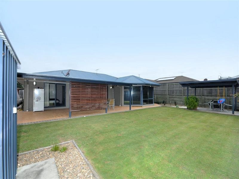 16 Lockwood Crescent, Manly West QLD 4179