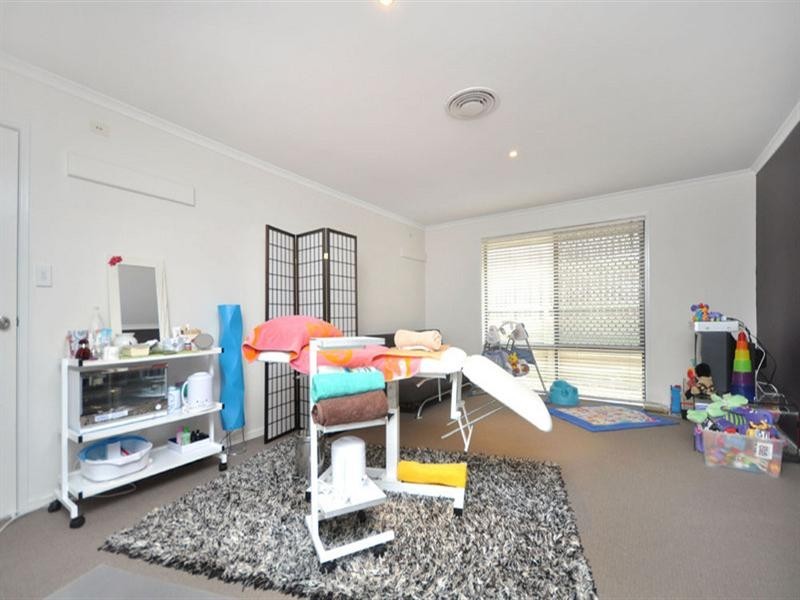 16 Lockwood Crescent, Manly West QLD 4179