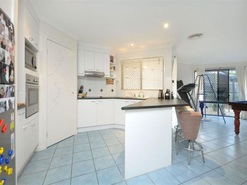 16 Lockwood Crescent, Manly West QLD 4179