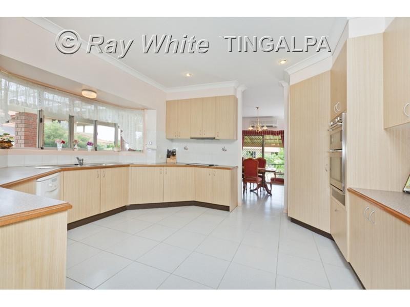 16 Warren Street, Wakerley QLD 4154