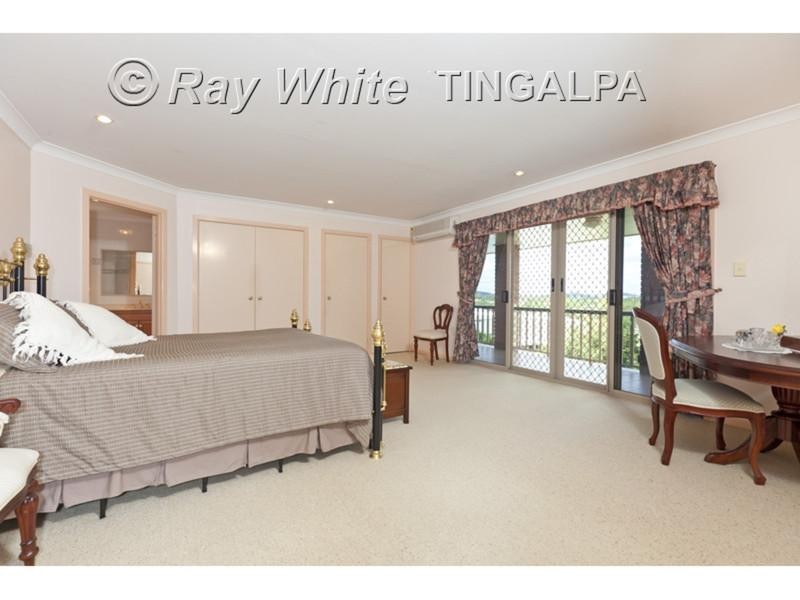 16 Warren Street, Wakerley QLD 4154