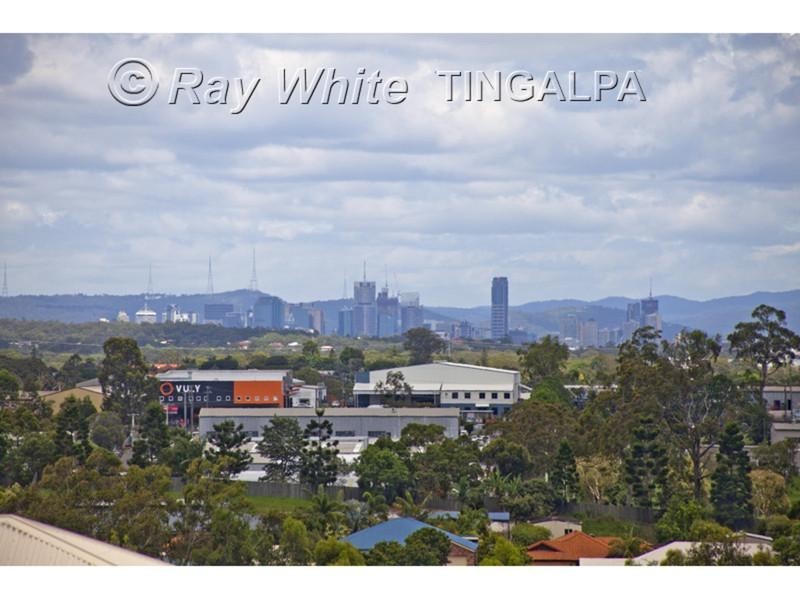 16 Warren Street, Wakerley QLD 4154